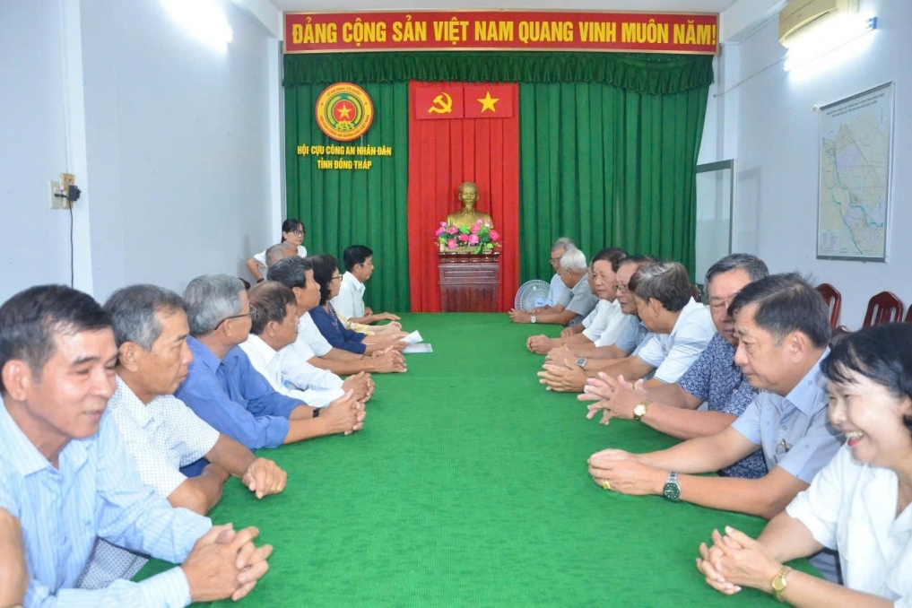 Hội Cựu CAND tỉnh Đồng Tháp họp mặt mừng thọ hội viên cao tuổi