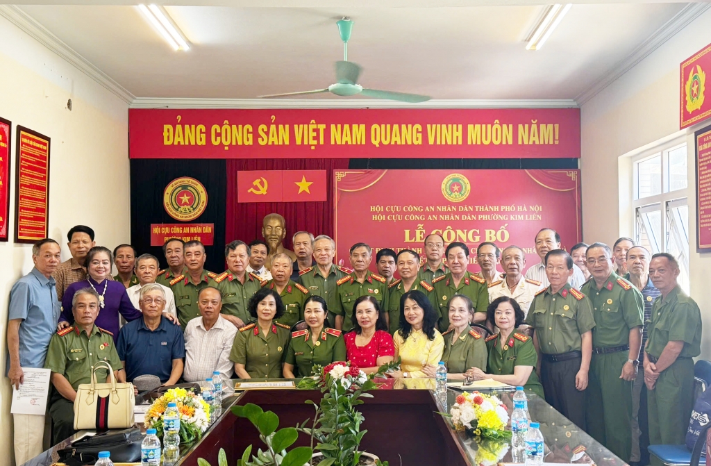 Hà Nội: Hội Cựu CAND phường Kim Liên thành lập 7 Chi hội trực thuộc và kết nạp hội viên mới năm 2026