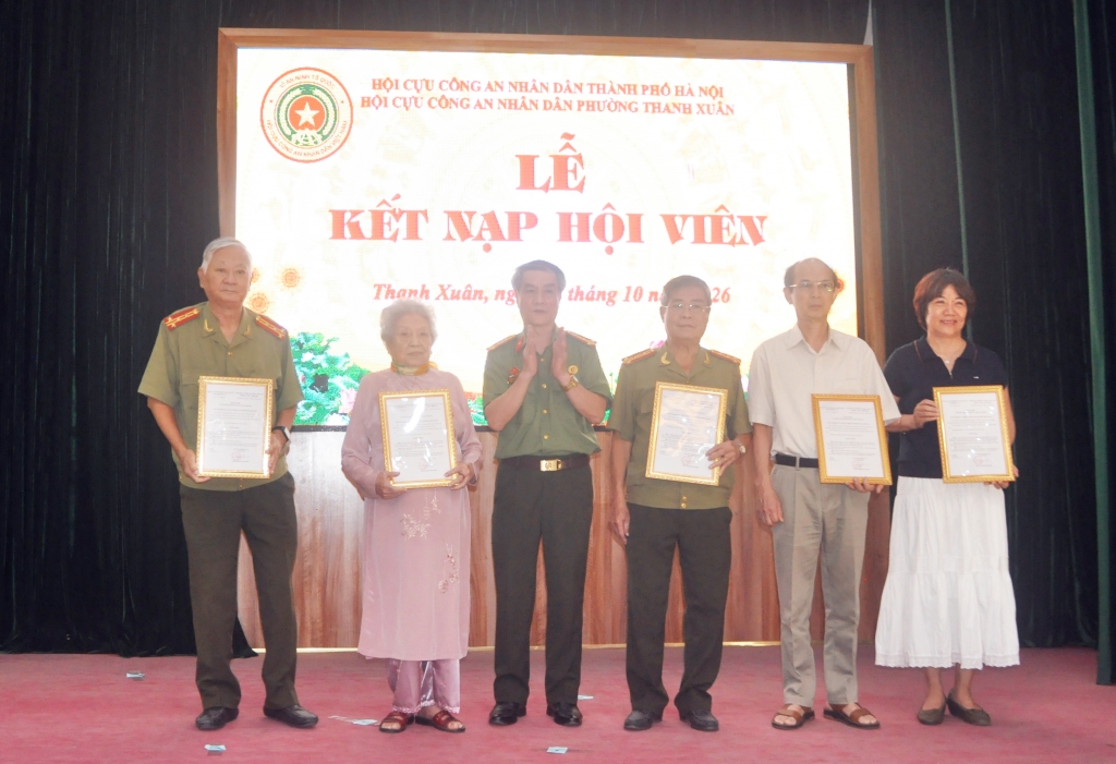 Hà Nội: Hội Cựu CAND phường Thanh Xuân sơ kết công tác quý III/2026 và kết nạp hội viên mới