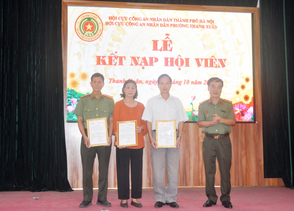 Hà Nội: Hội Cựu CAND phường Thanh Xuân sơ kết công tác quý III/2026 và kết nạp hội viên mới