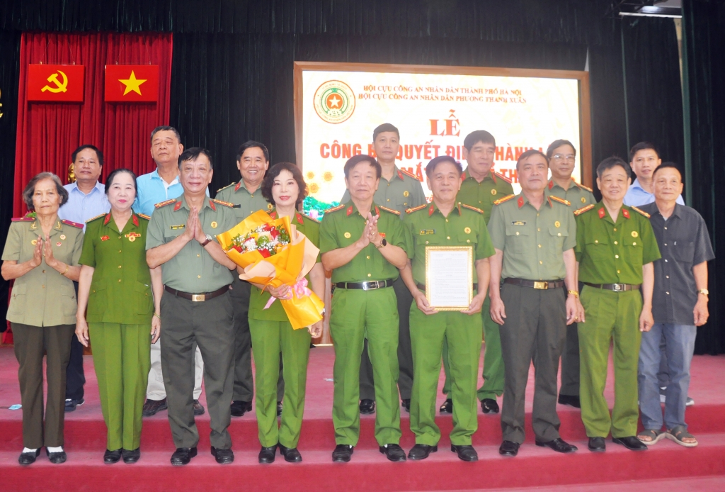 Hà Nội: Hội Cựu CAND phường Thanh Xuân sơ kết công tác quý III/2026 và kết nạp hội viên mới