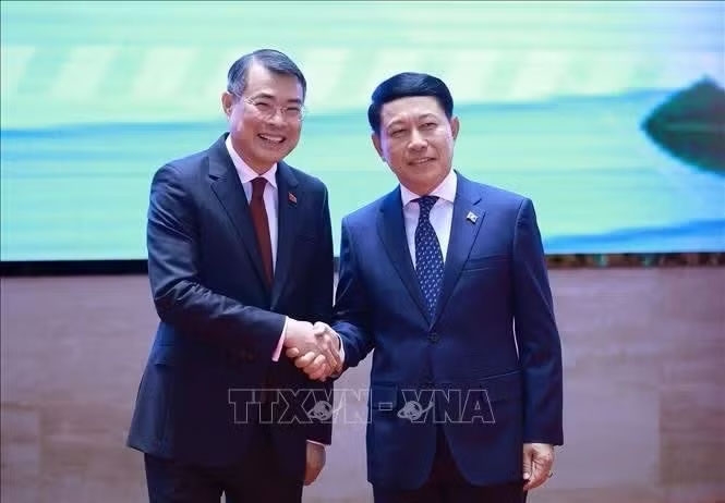 Việt Nam và Lào gắn kết chiến lược trong lĩnh vực kinh tế