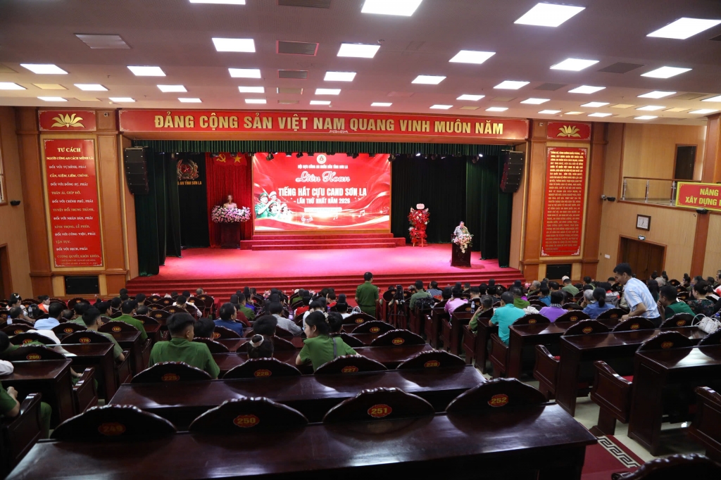 Rực rỡ sắc màu Liên hoan “Tiếng hát Cựu CAND Sơn La” lần thứ nhất