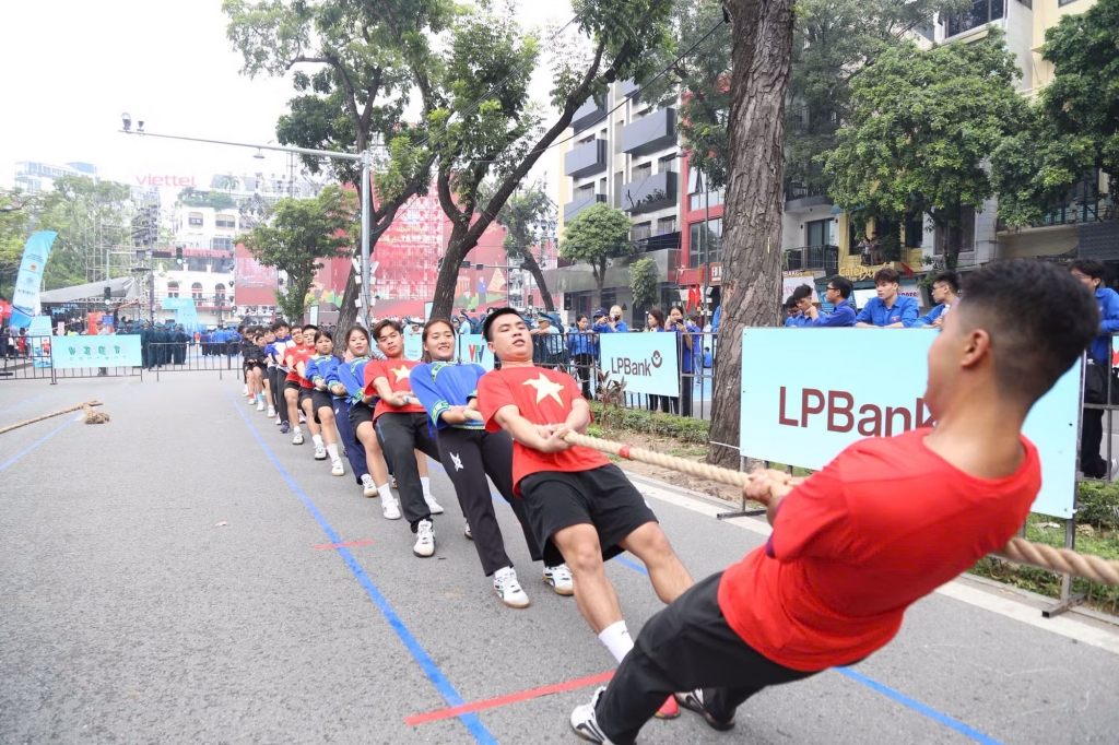 Muốn đi xa phải bền bỉ, muốn chiến thắng phải vượt qua chính mình