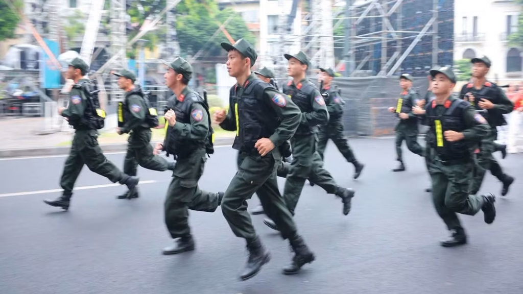 Muốn đi xa phải bền bỉ, muốn chiến thắng phải vượt qua chính mình