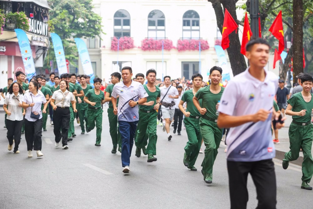 Muốn đi xa phải bền bỉ, muốn chiến thắng phải vượt qua chính mình