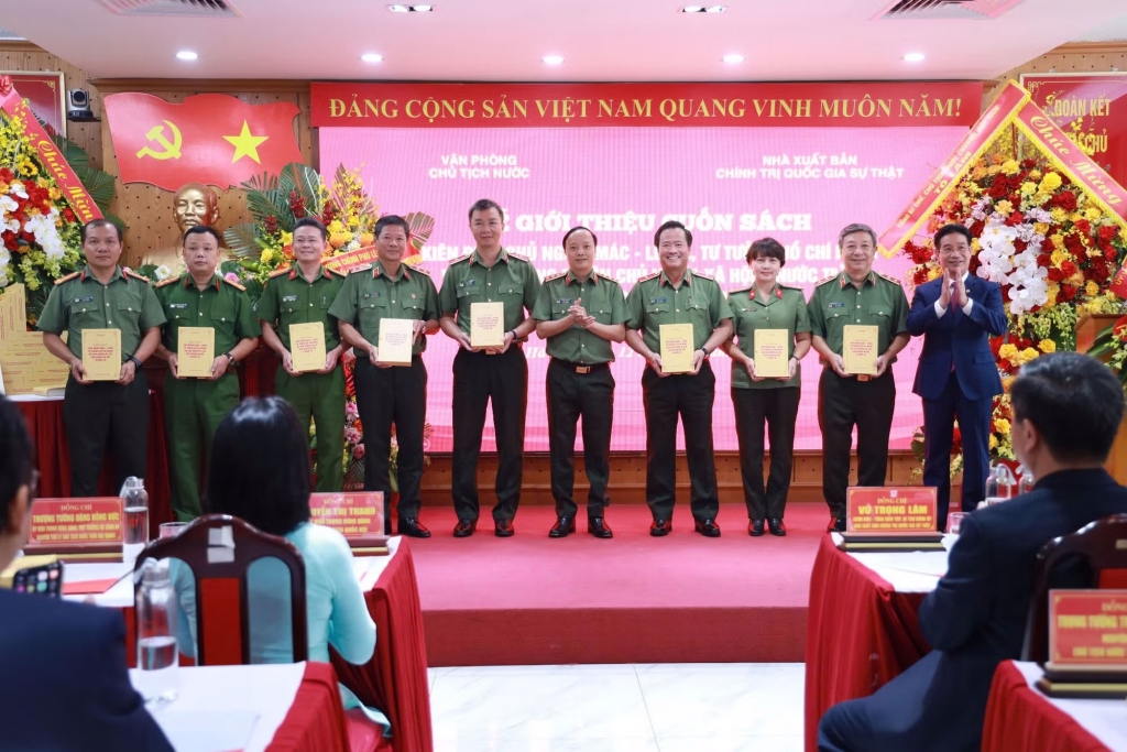 Giới thiệu cuốn sách của nguyên Chủ tịch nước Trần Đại Quang