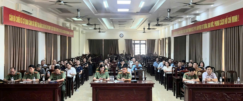 Ninh Bình: Hội Cựu CAND phường Phủ Lý tập huấn công tác phổ biến, tuyên truyền pháp luật về ANTT