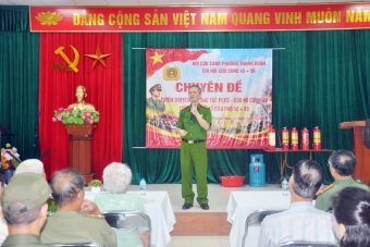 Đưa kỹ năng PCCC đến khu dân cư: Mô hình phối hợp hiệu quả tại Chi hội Cựu CAND 45 và 50 phường Thanh Xuân