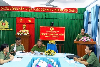 Vĩnh Long: Hội Cựu CAND phường Long Đức kết nạp 23 hội viên mới