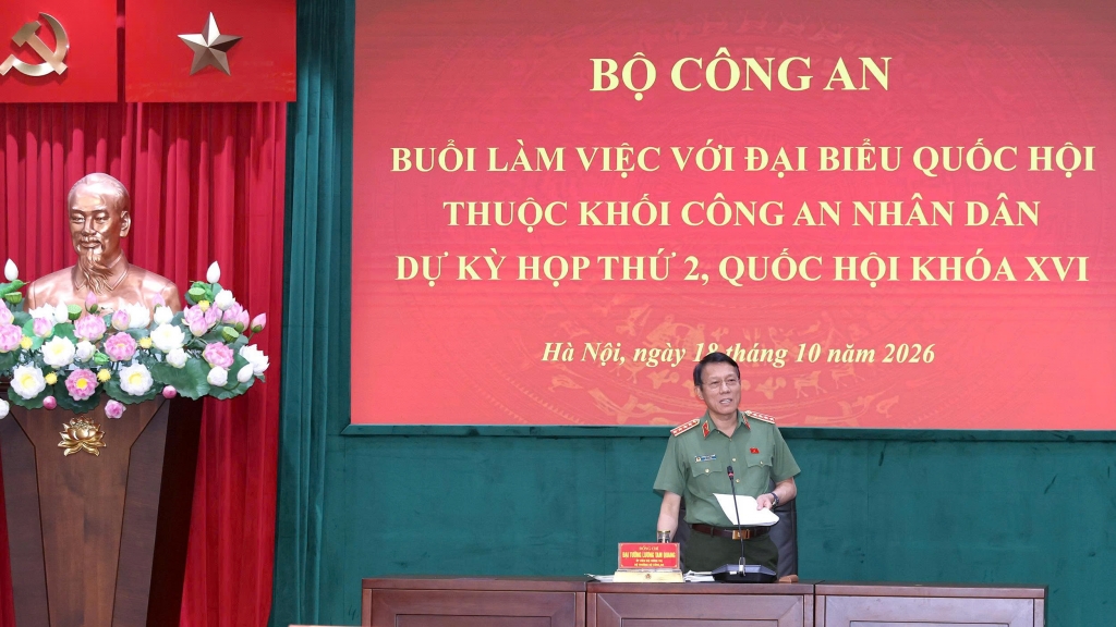 Phát huy vai trò đại biểu Quốc hội khối Công an nhân dân