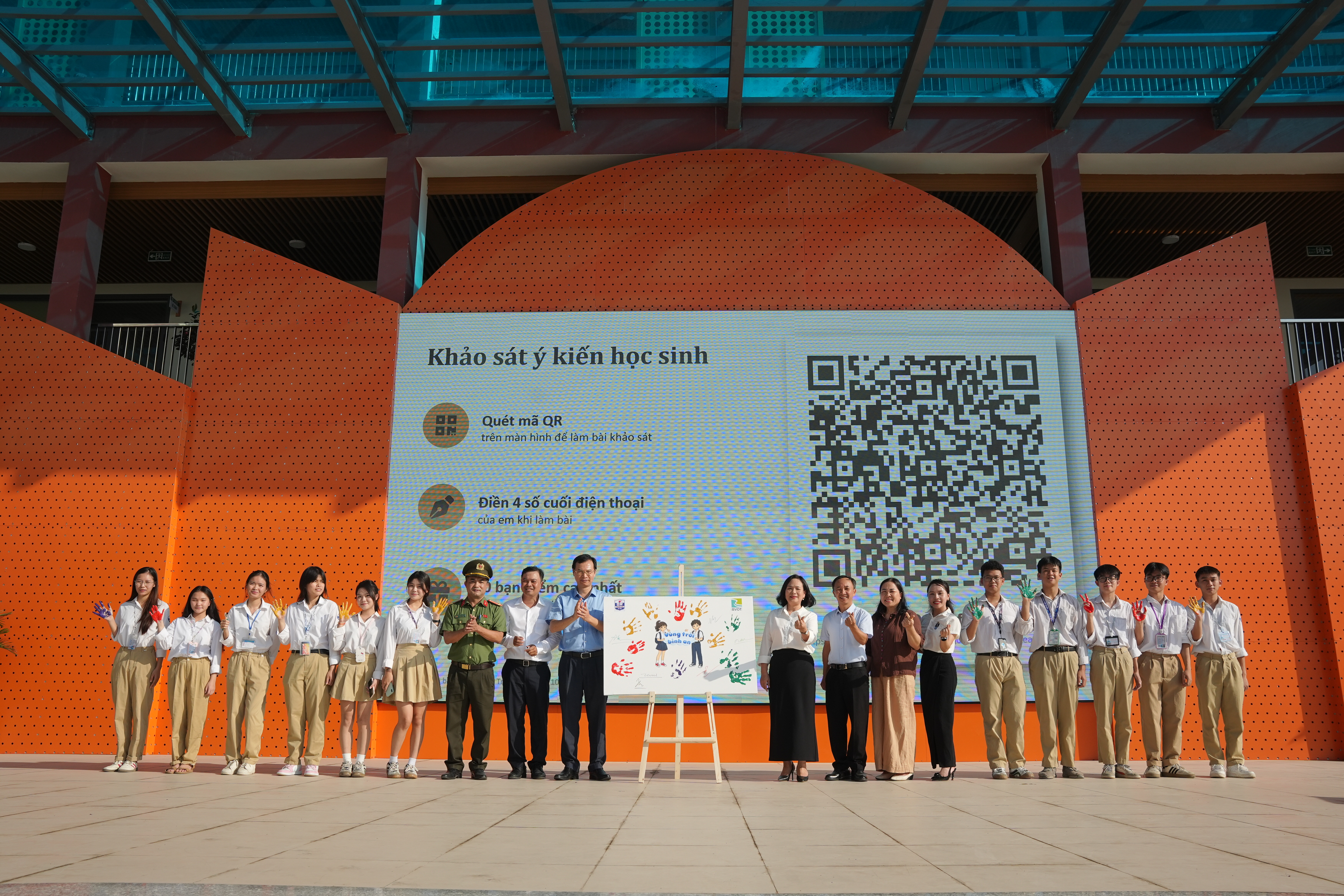 Hơn 1.000 học sinh ký cam kết không vi phạm an toàn hàng không