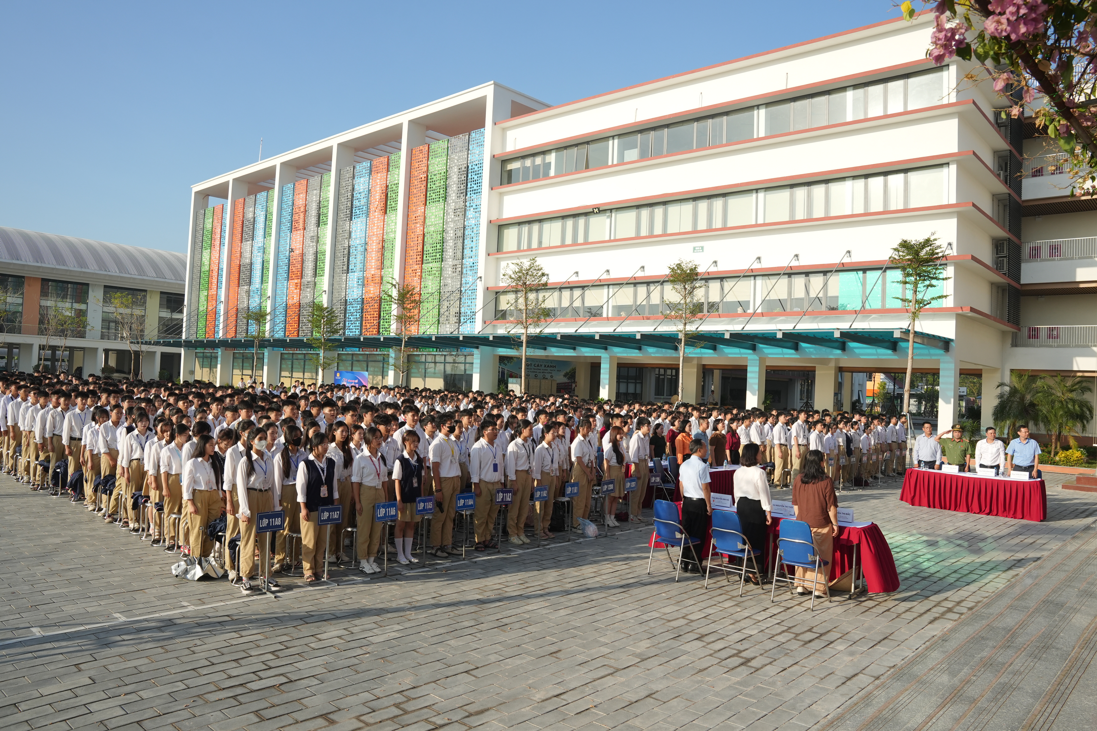 Hơn 1.000 học sinh ký cam kết không vi phạm an toàn hàng không