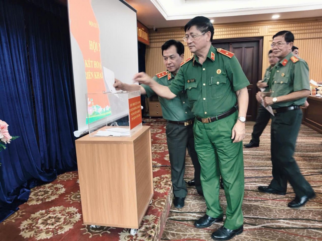 Hội Cựu CAND TP.HCM: Tăng cường phối hợp giữ gìn ANTT và đẩy mạnh phong trào thi đua quý 4/2026 Hội Cựu CAND TP.HCM: Tăng cường phối hợp giữ gìn ANTT và đẩy mạnh phong trào thi đua quý 4/2026