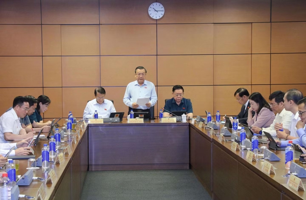 Đơn giản hoá thủ tục hành chính, tạo thuận lợi cho người dân, doanh nghiệp