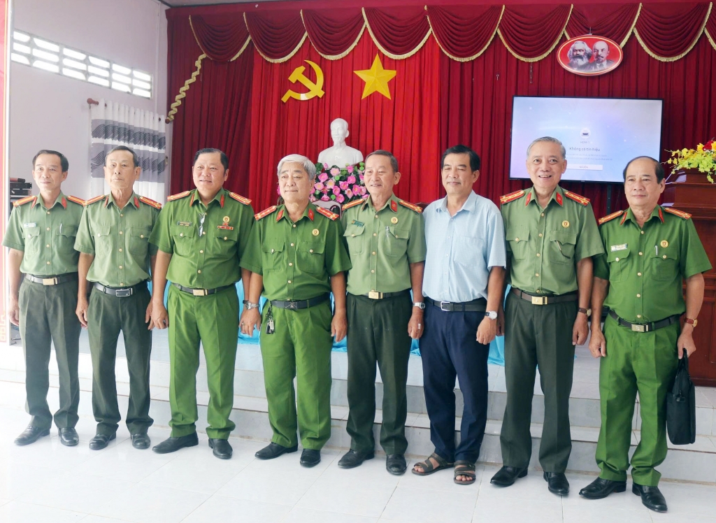 Cần Thơ: Thành lập Hội Cựu CAND xã Cù Lao Dung và xã Vĩnh Trinh, nhiệm kỳ 2026 - 2031