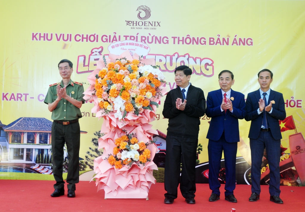 Tổ hợp Go Kart - Công viên Khủng long - Spa đại ngàn đi vào hoạt động tại Phượng Hoàng Mộc Châu