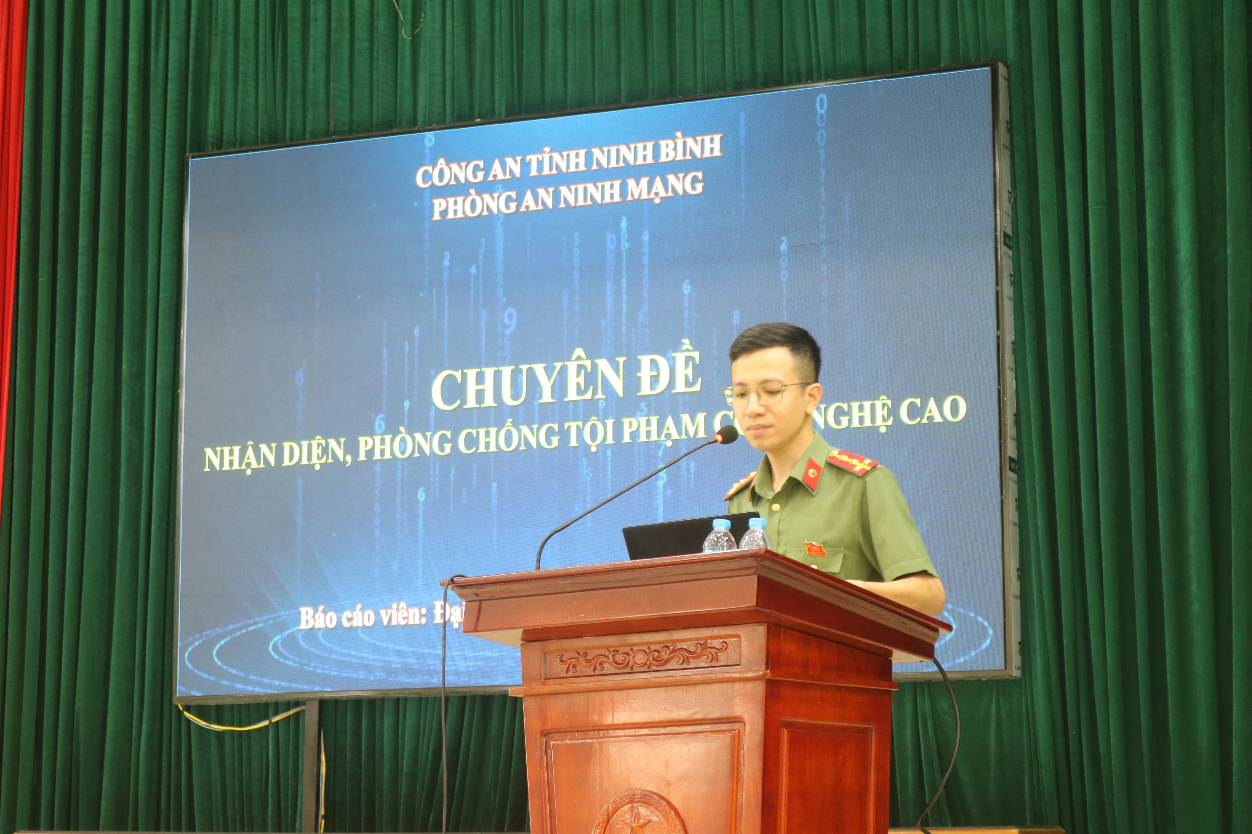 Ninh Bình: Hội Cựu CAND xã Nam Ninh phối hợp tuyên truyền ý thức pháp luật và an ninh mạng cho nhân dân