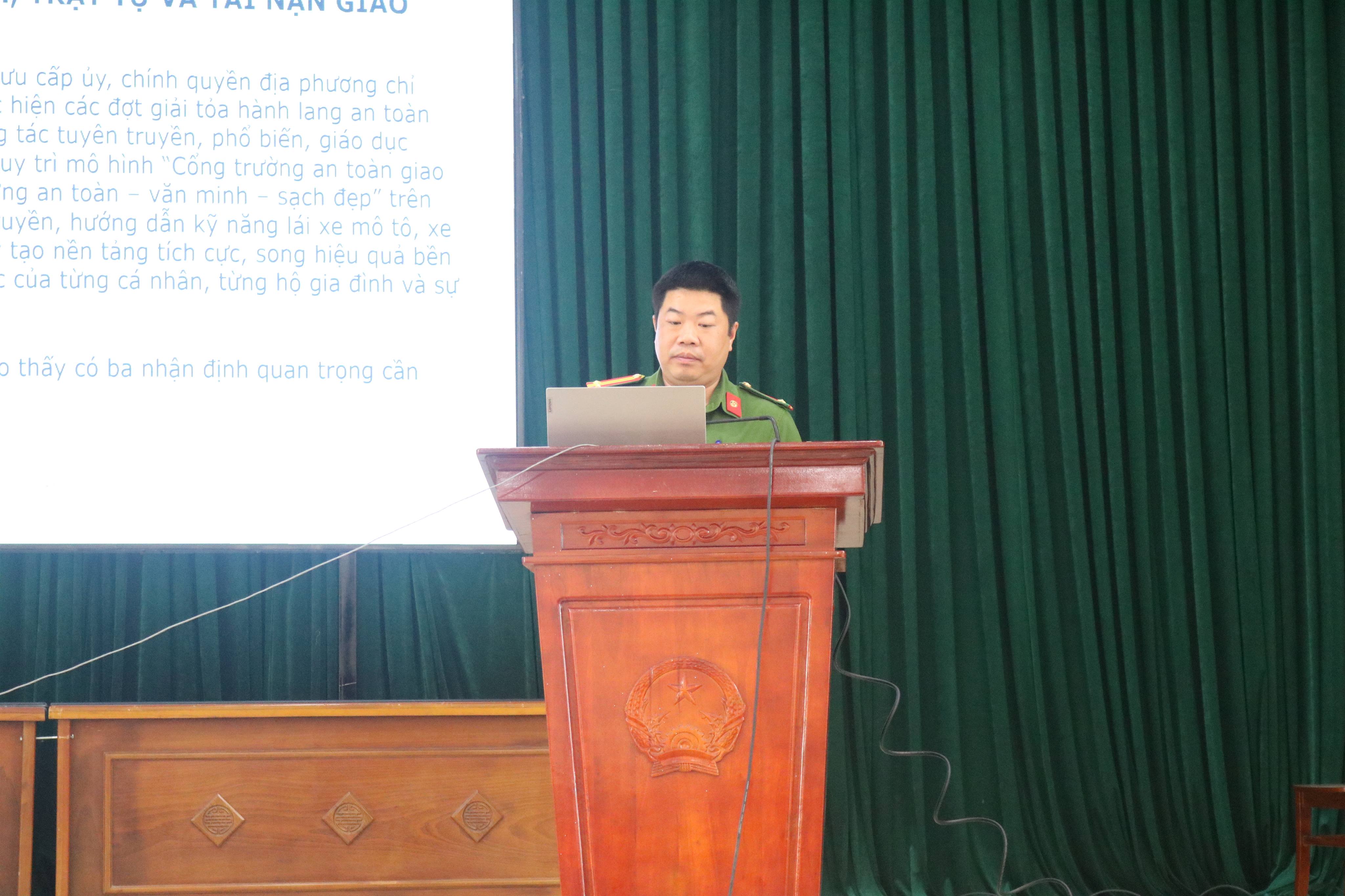Ninh Bình: Hội Cựu CAND xã Nam Ninh phối hợp tuyên truyền ý thức pháp luật và an ninh mạng cho nhân dân