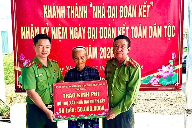 Hội Cựu CAND tỉnh Gia Lai khánh thành 2 căn "Nhà Đại đoàn kết” tại phường Quy Nhơn