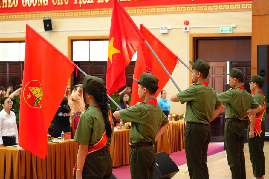 Công an TP.HCM đồng hành, chăm lo toàn diện cho học sinh Trường Văn hóa CAND V