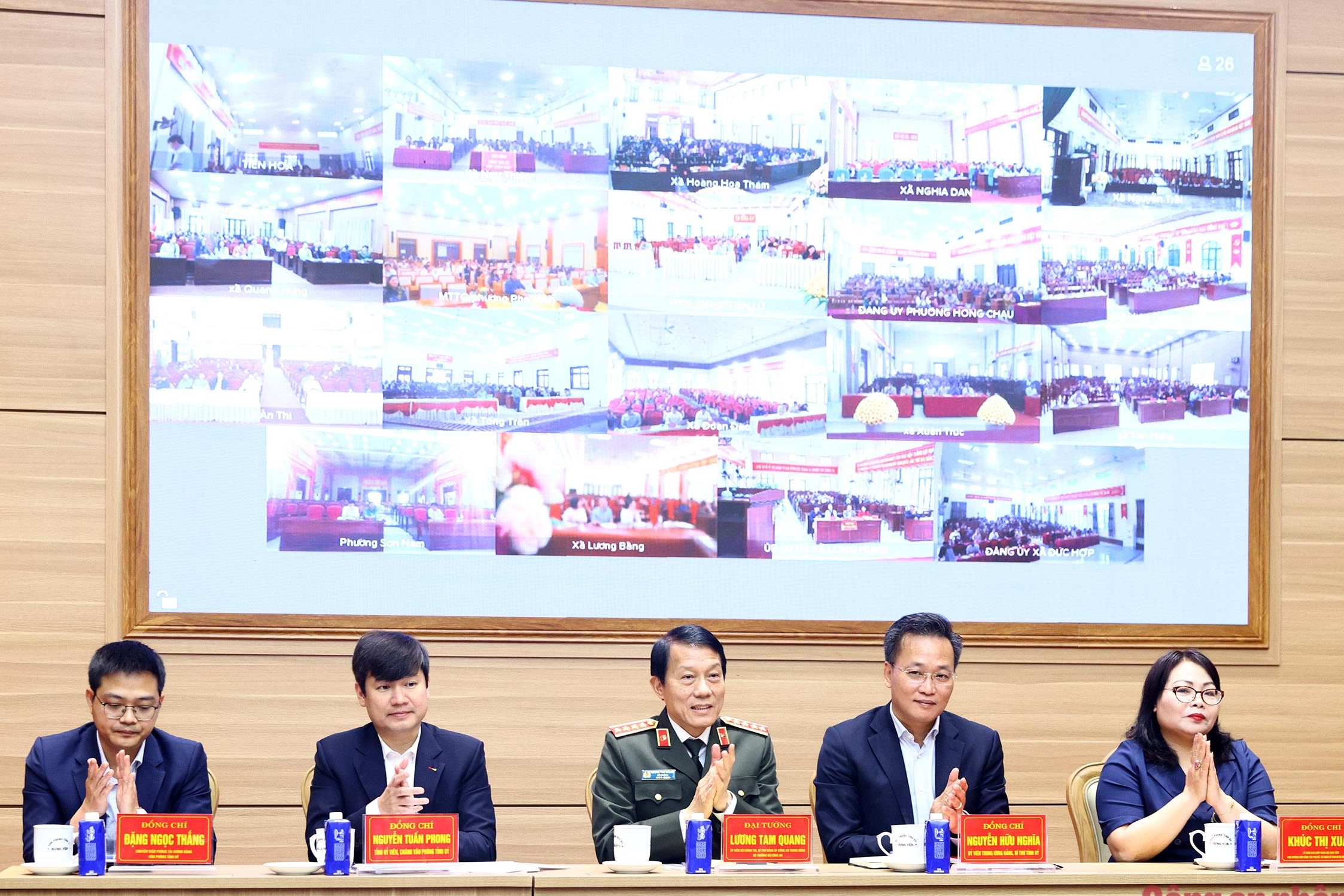 Đại tướng Lương Tam Quang tiếp xúc xử tri tại Đơn vị bầu cử số 3, tỉnh Hưng Yên