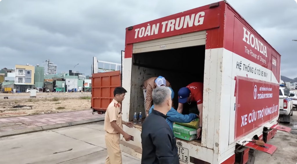 Chung tay vượt qua bão lũ: Toàn Trung và hành trình hướng về Quy Nhơn